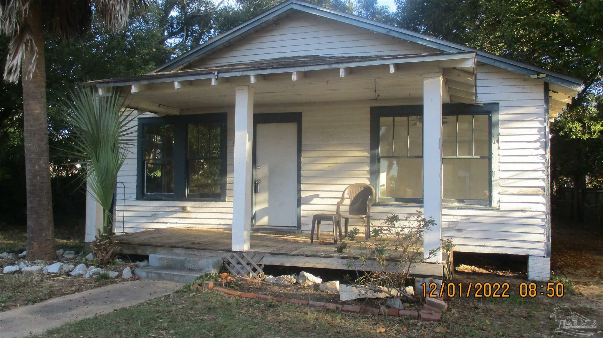 Property Photo:  3400 E Brainerd St  FL 32503 