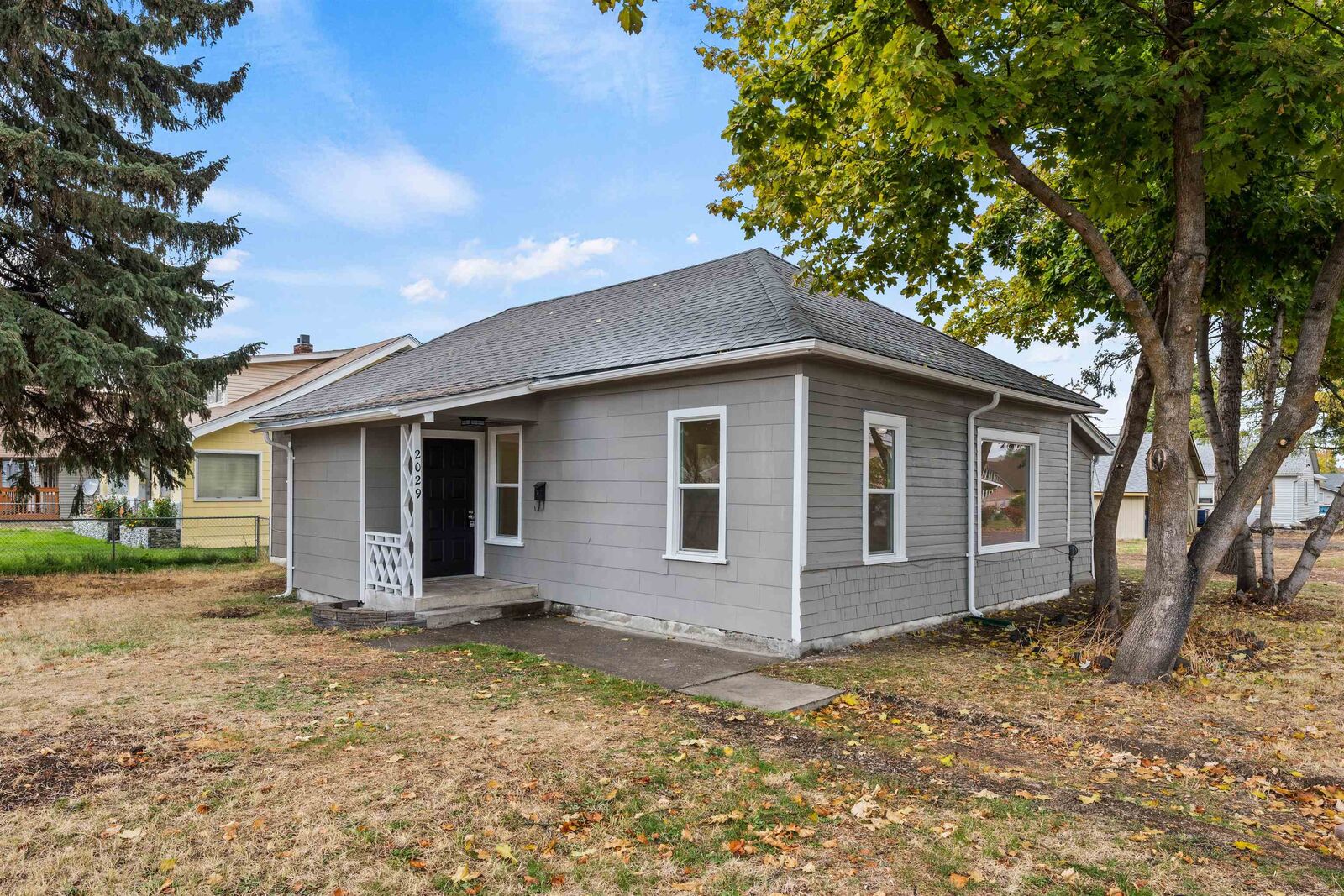 Property Photo: 2029 E Sinto Ave WA 99202