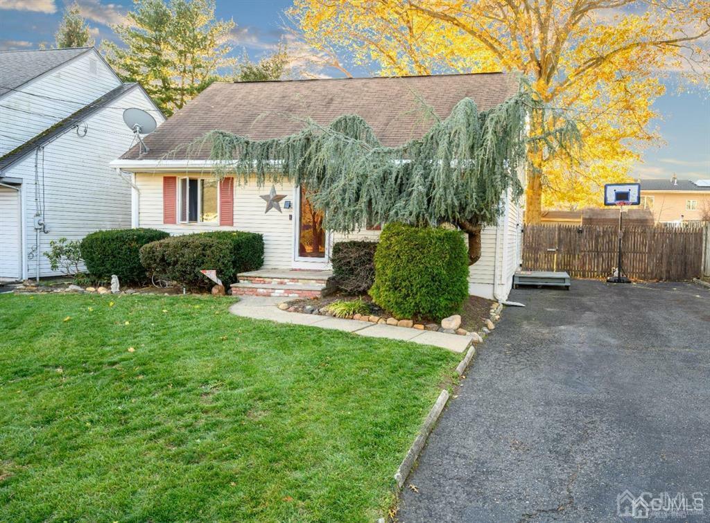 Property Photo:  15 Laurie Drive  NJ 08816 