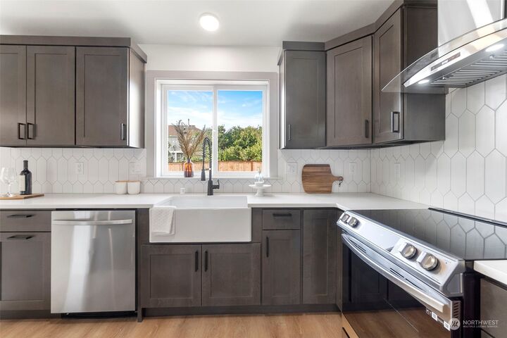 Property Photo:  573 SW Ocean Shores Boulevard  WA 98569 