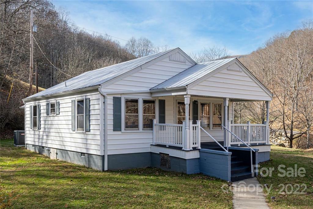 Property Photo:  367 Warren Creek Road  NC 28715 