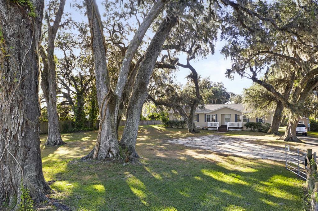 Property Photo:  2521 29th Street E  FL 34221 