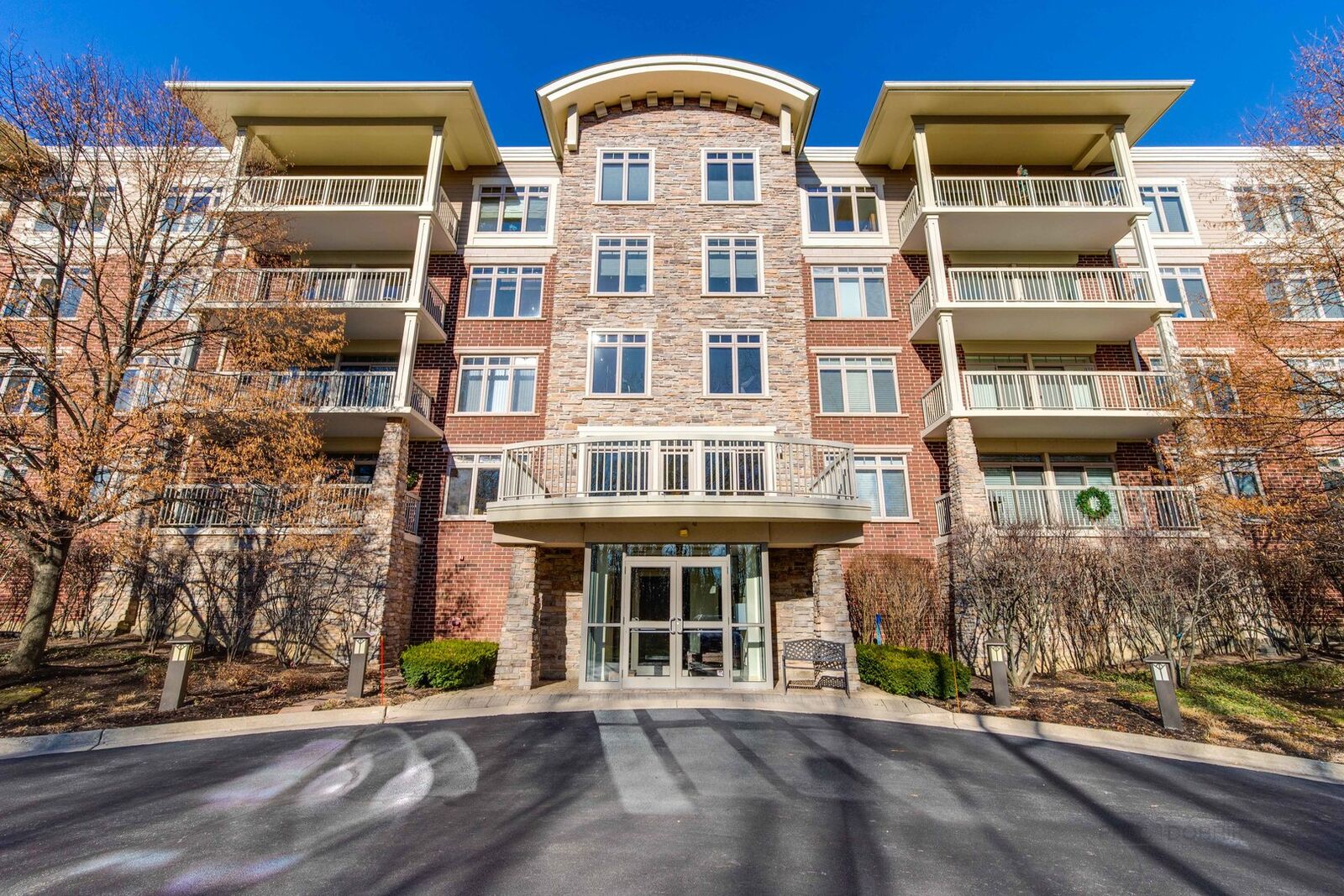 Property Photo: 425 Benjamin Drive 407 IL 60061