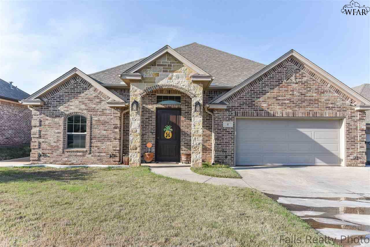 Property Photo: 11 Freedom Circle TX 76306