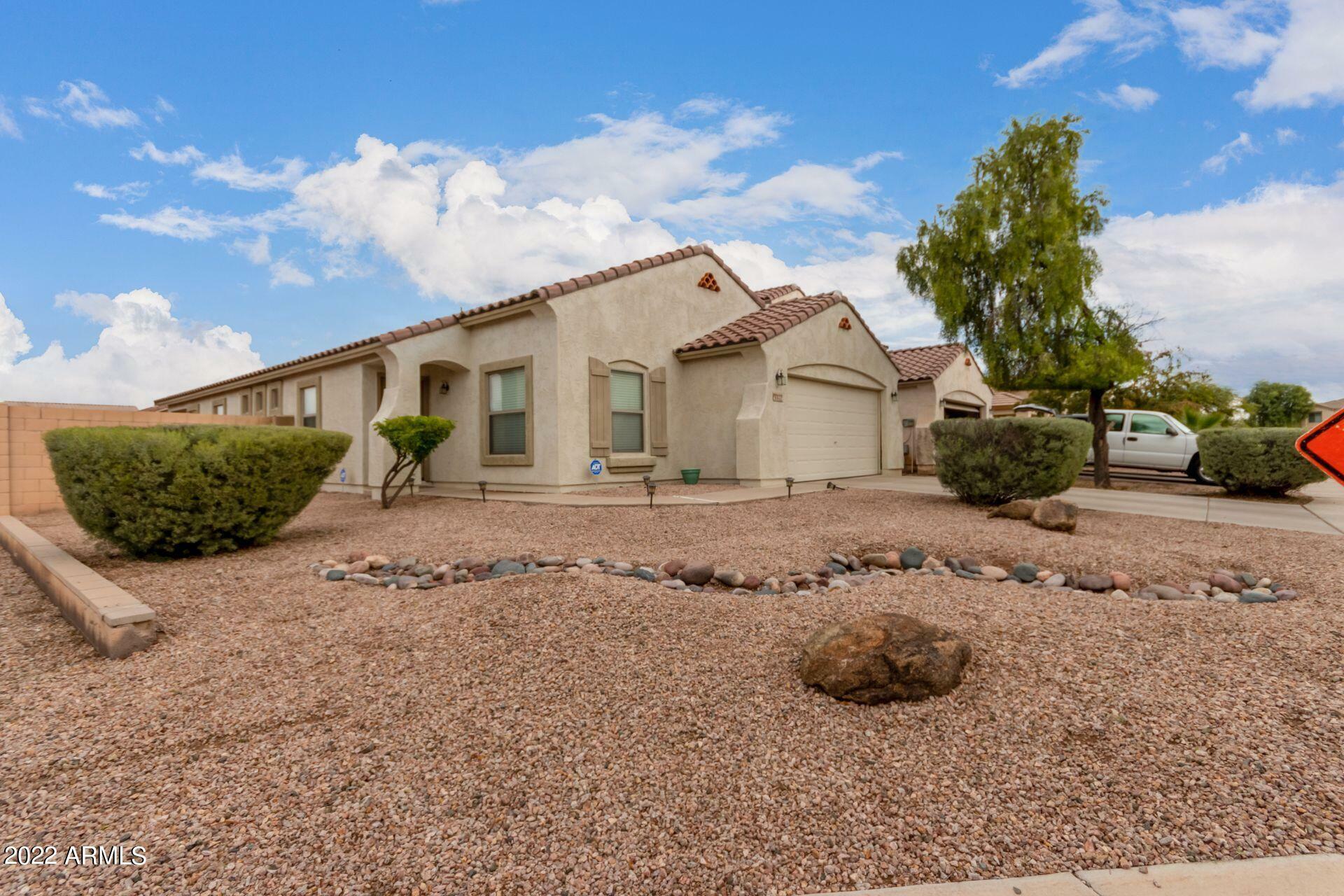 Property Photo:  43274 W Cowpath Road  AZ 85138 