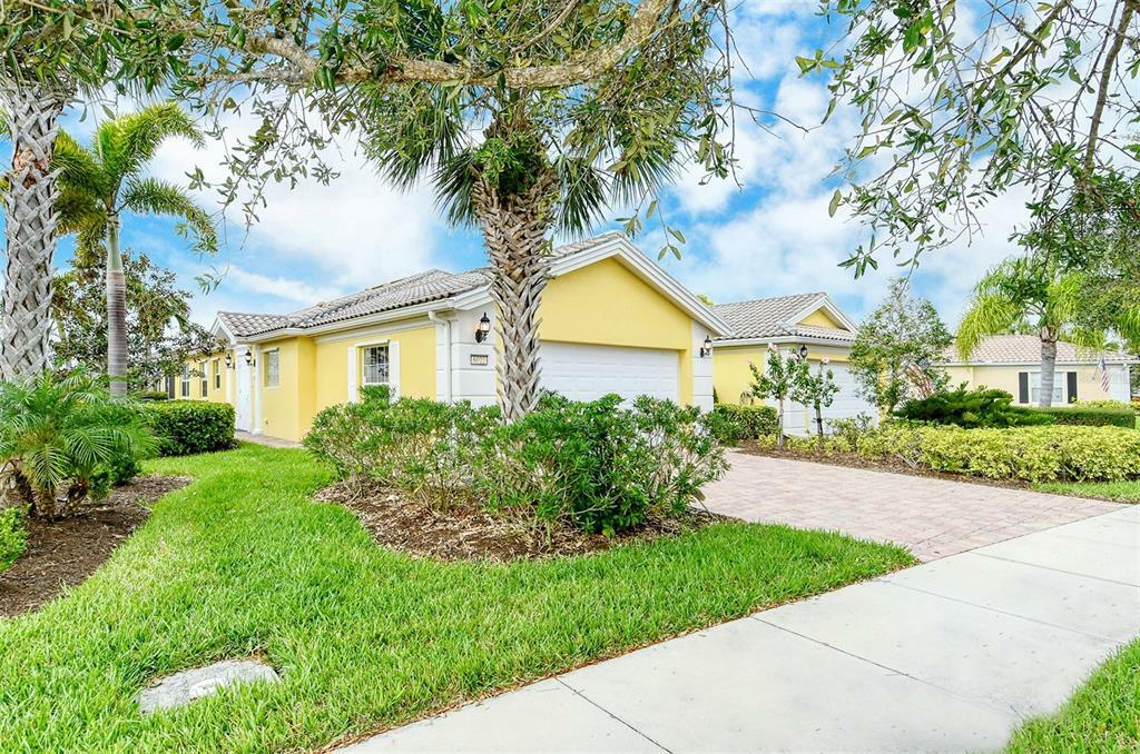 Property Photo:  6022 Benevento Drive  FL 34238 