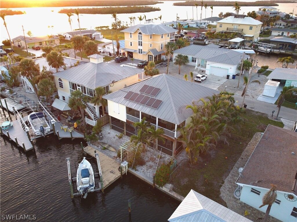 Property Photo: 2761 Geary Street FL 33993