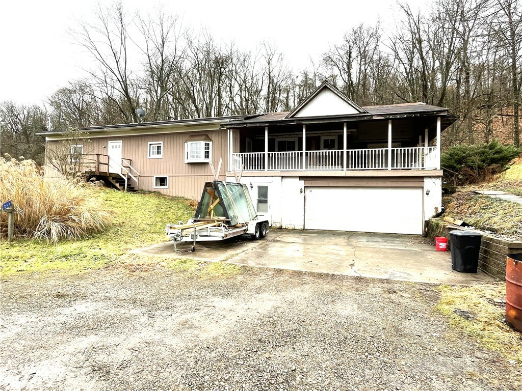Property Photo: 217 Briar Ln PA 15068