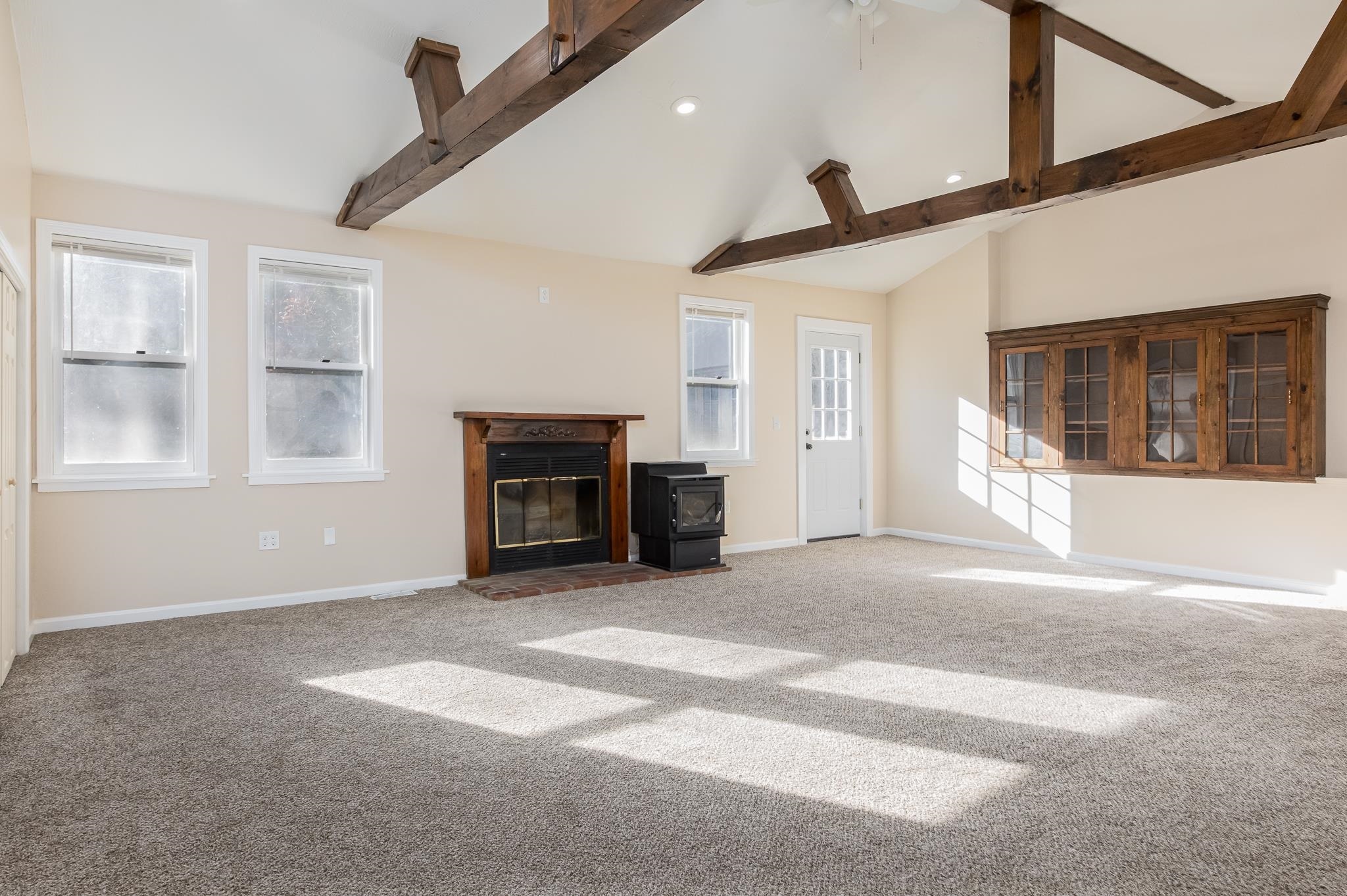 Property Photo:  27 Lochwood Drive  NH 03070 