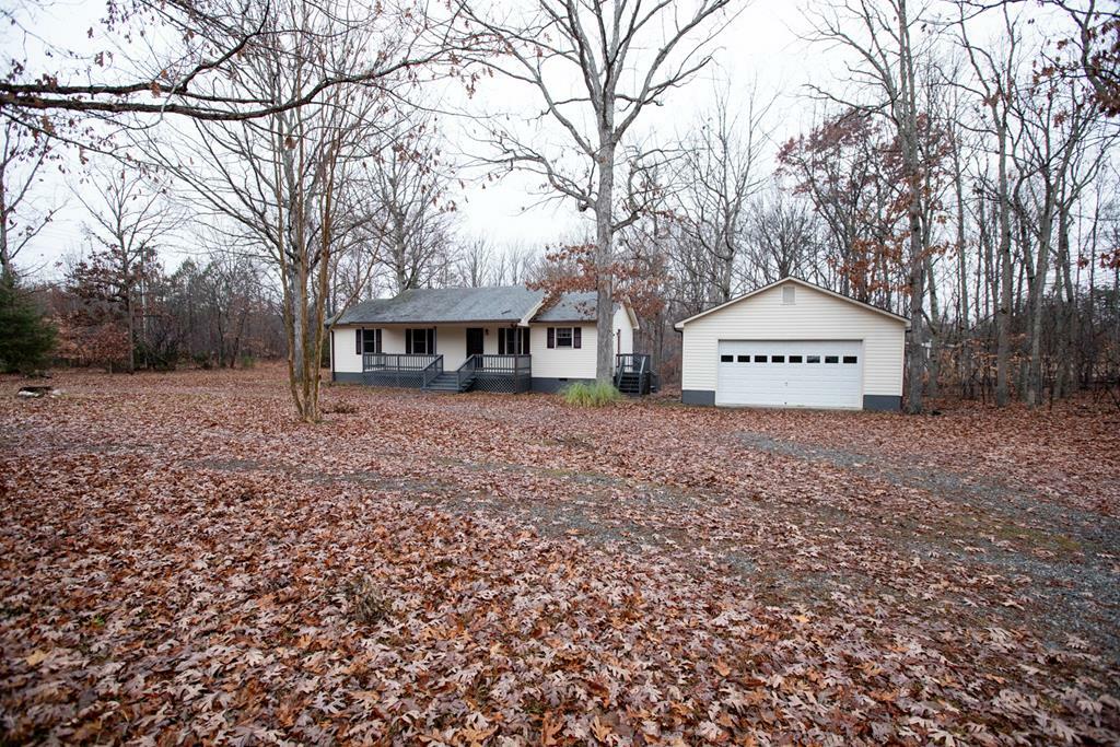 Property Photo:  989 County Line Rd  VA 23947 