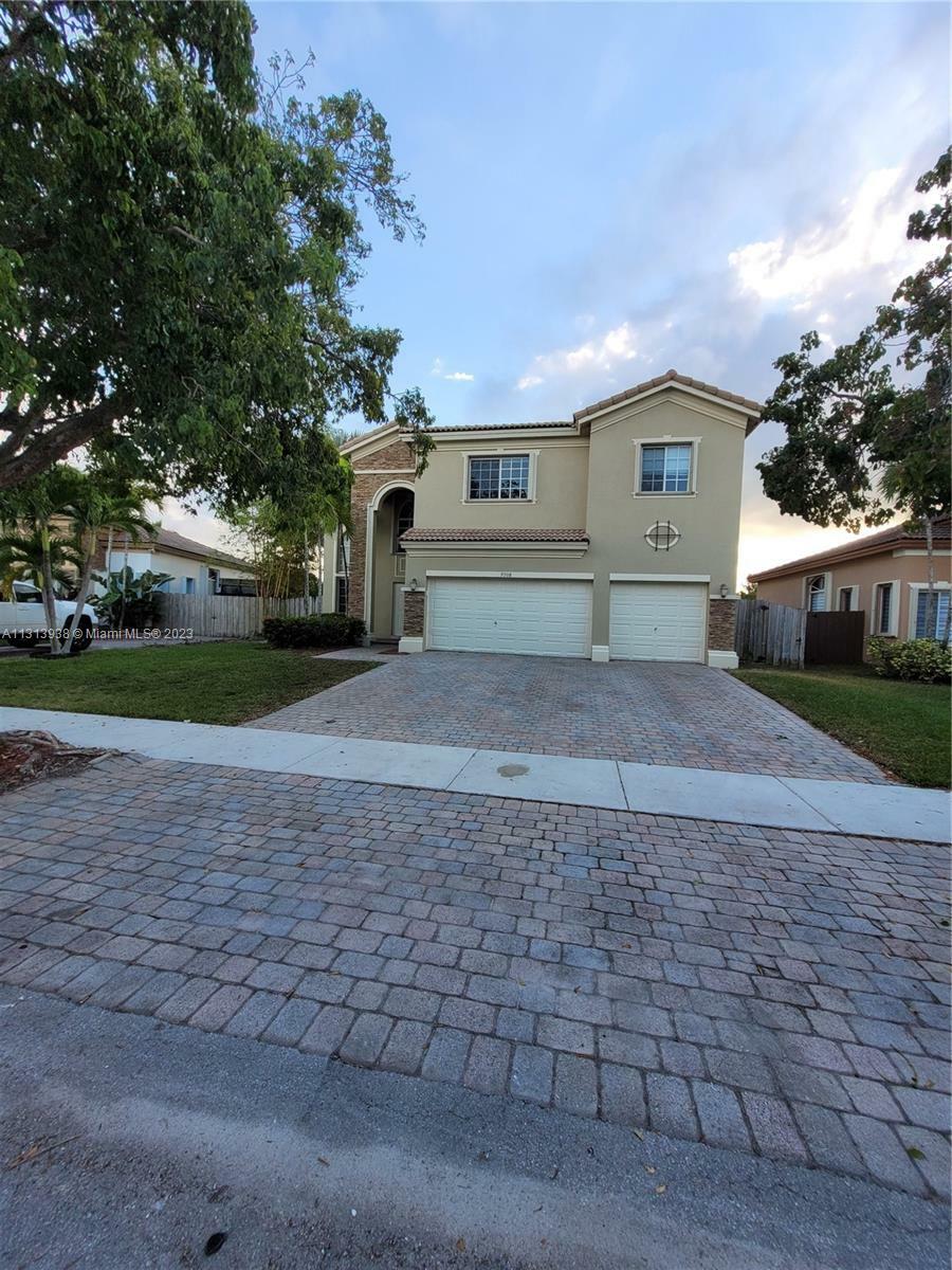 9508 SW 221st Ln  Cutler Bay FL 33190 photo