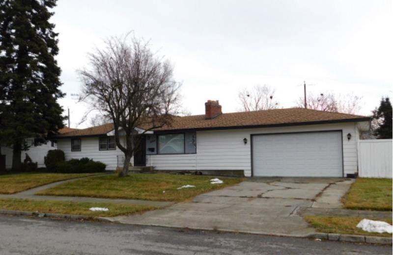 Property Photo:  4804 N Stone St  WA 99207 