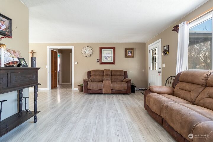 Property Photo:  1215 Chestnut Street  OR 97862 