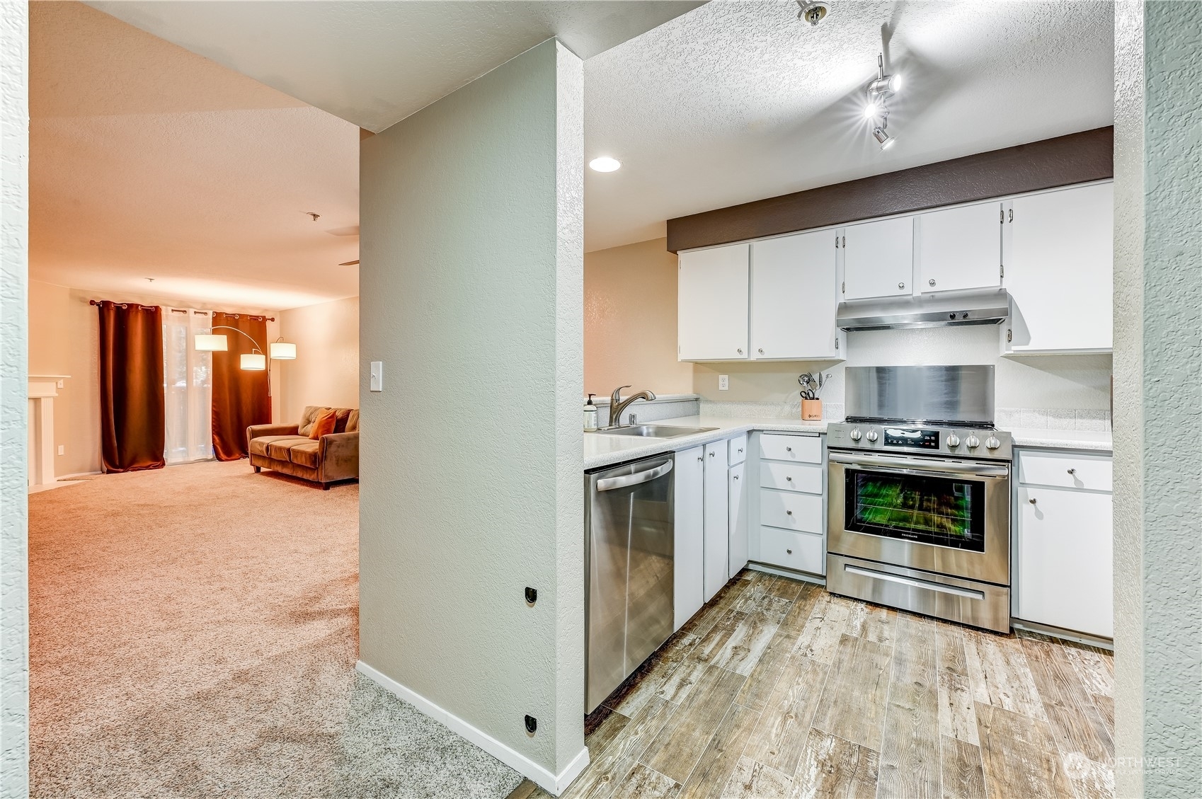 Property Photo: 25120 98th Place S A107 WA 98030