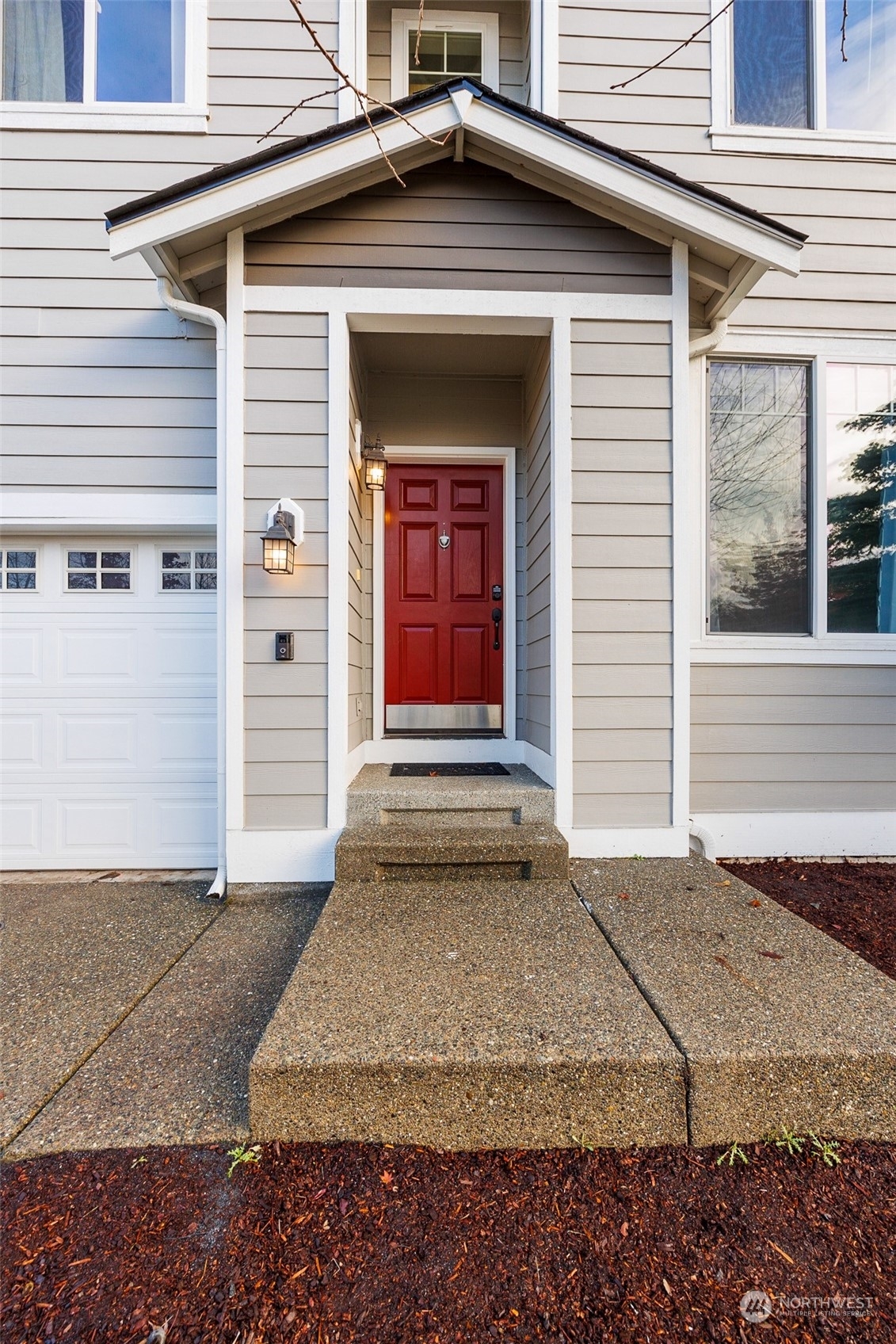 Property Photo:  16023 92nd Avenue E  WA 98375 