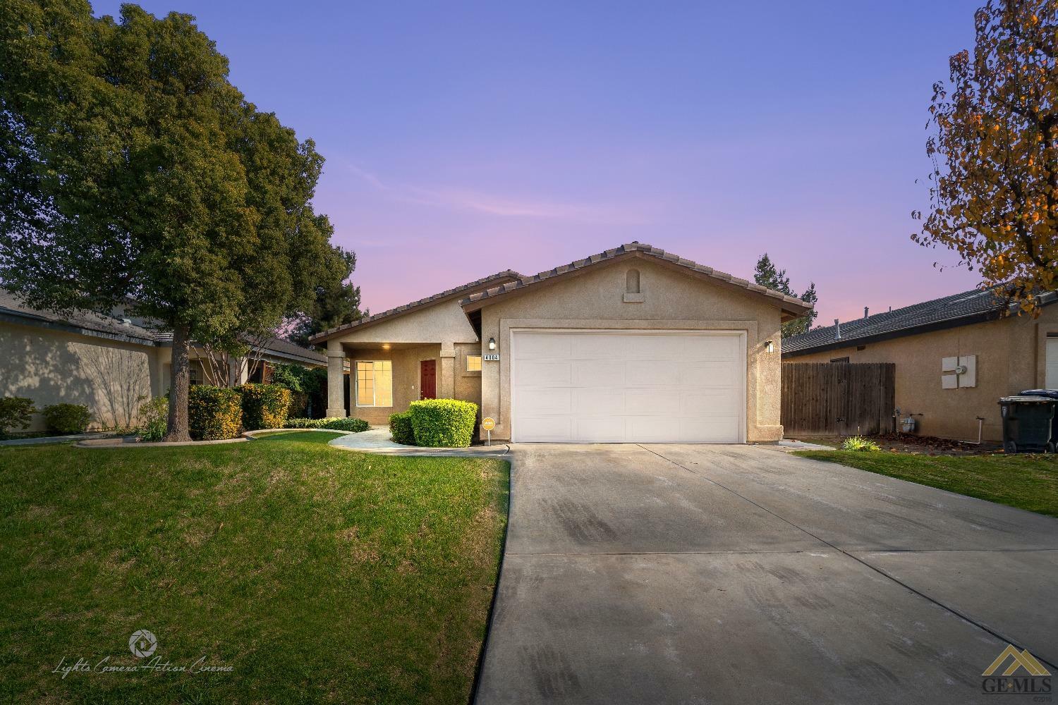 Property Photo:  4004 Viverone Lane  CA 93308 