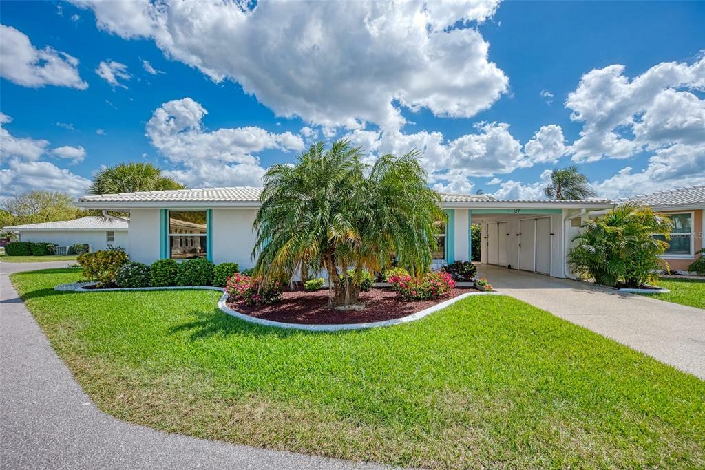 Property Photo:  527 Circlewood Drive R-16  FL 34293 