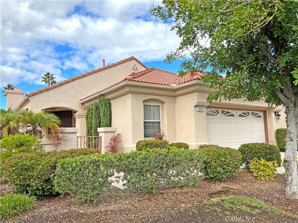 Property Photo:  40085 Corte Fortuna  CA 92562 