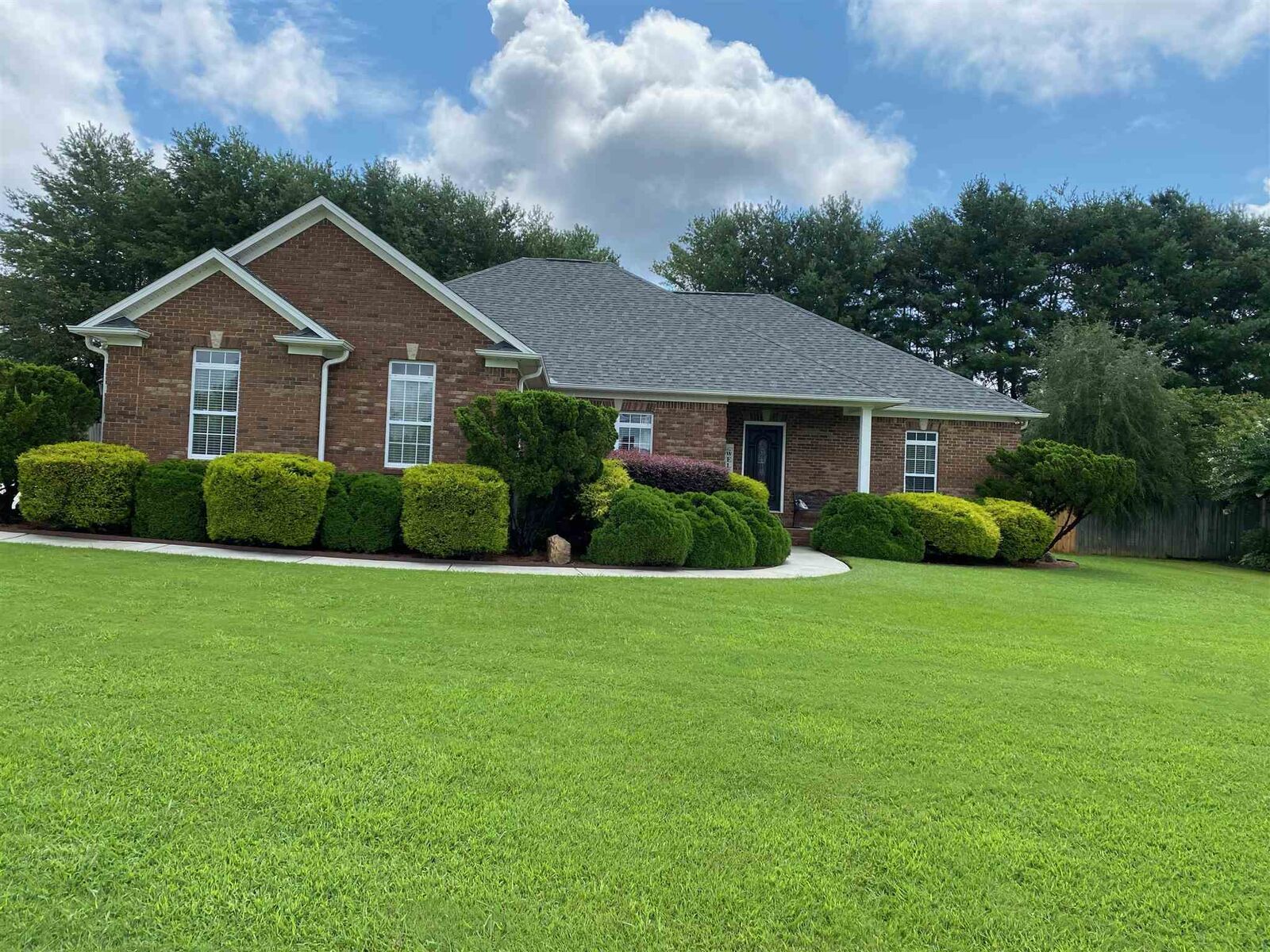 Property Photo:  2206 Deer Run  AL 35057 