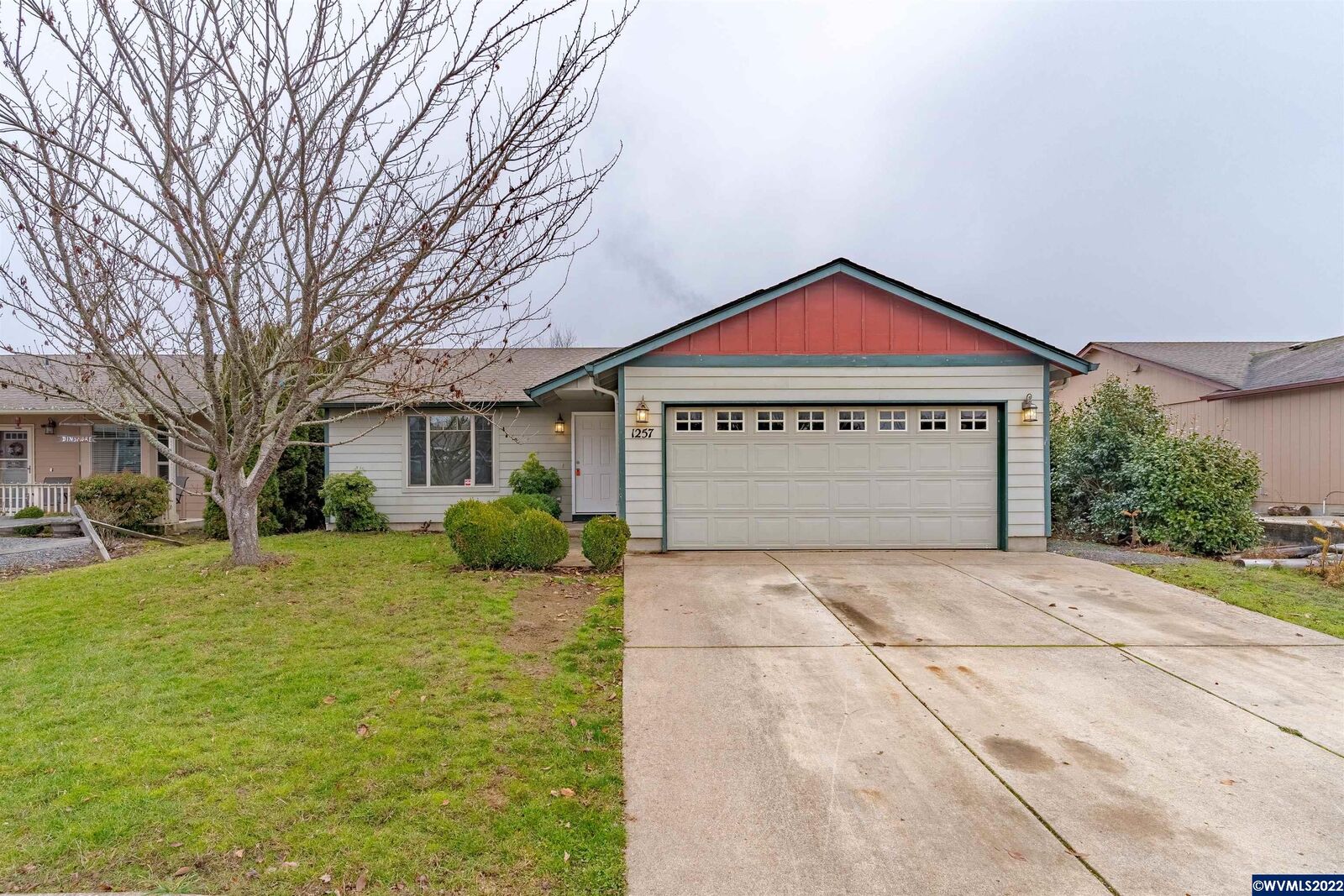 Property Photo: 1257 Linden Ct OR 97386