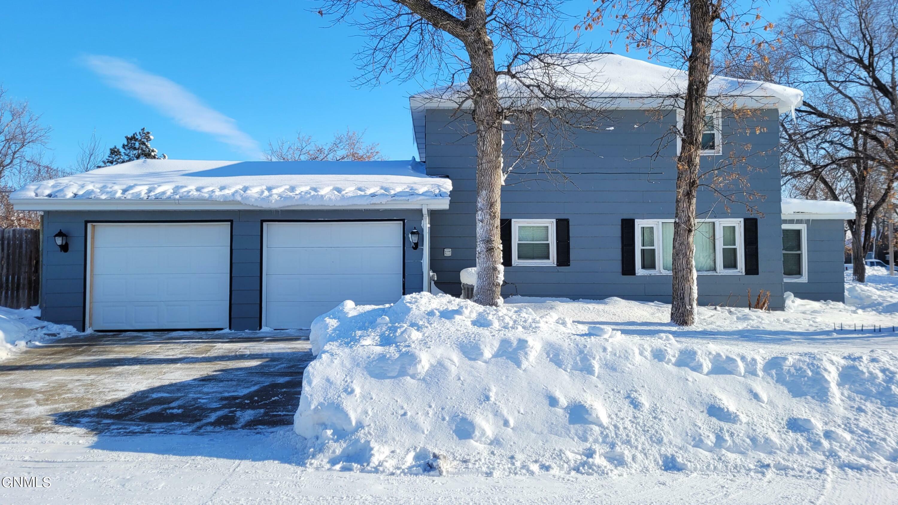 Property Photo:  601 2nd Street S  ND 58436 