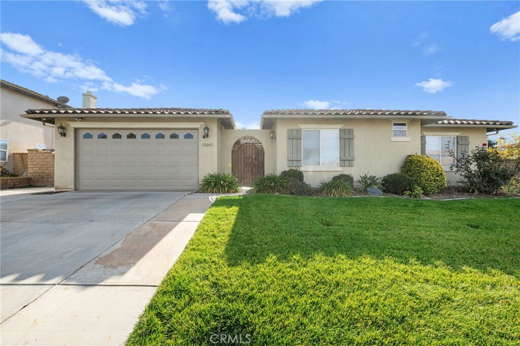 Property Photo:  32263 Mountain Bluet Court  CA 92596 