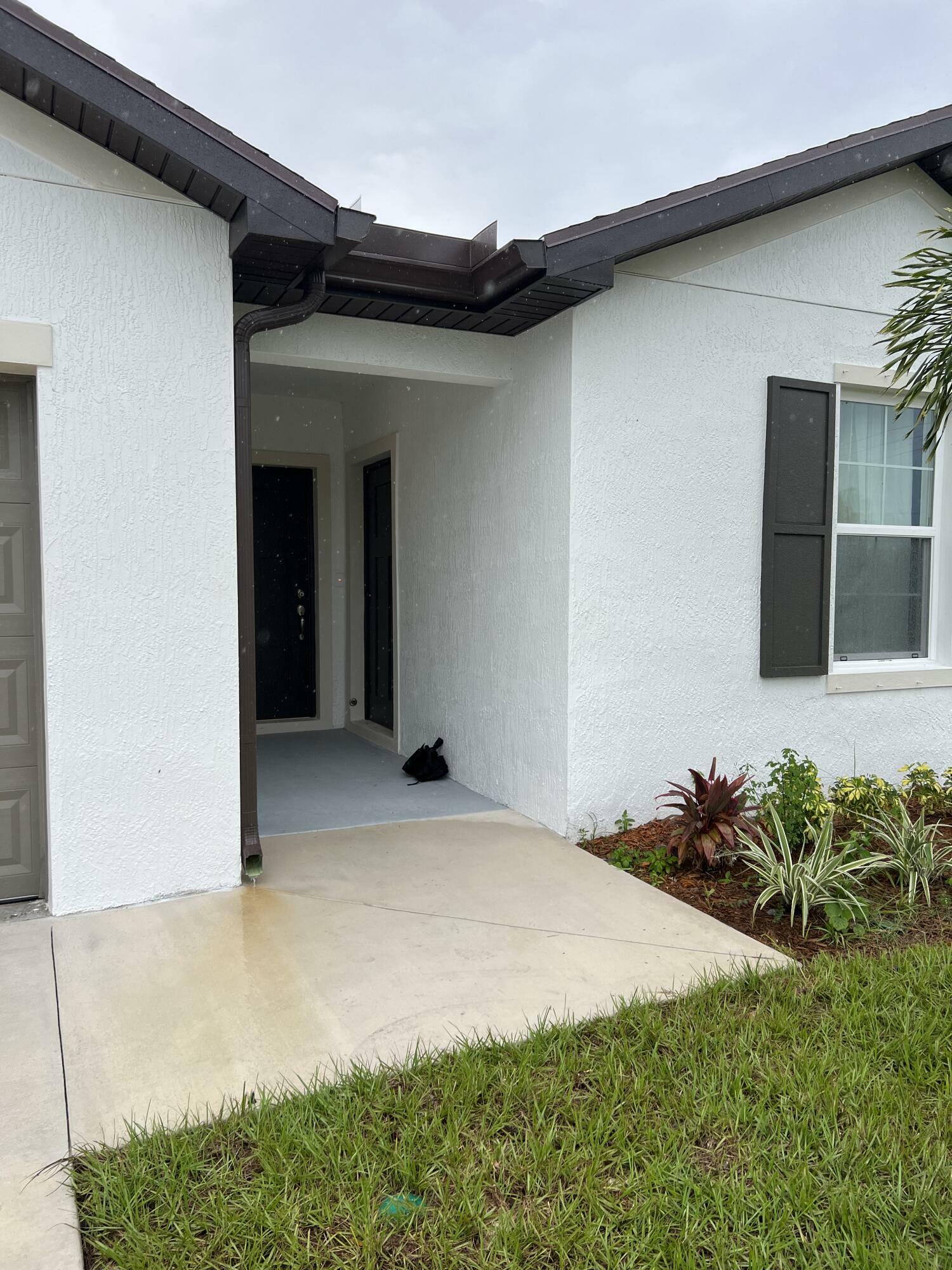 Property Photo: 3414 SW Princeton Street B FL 34953
