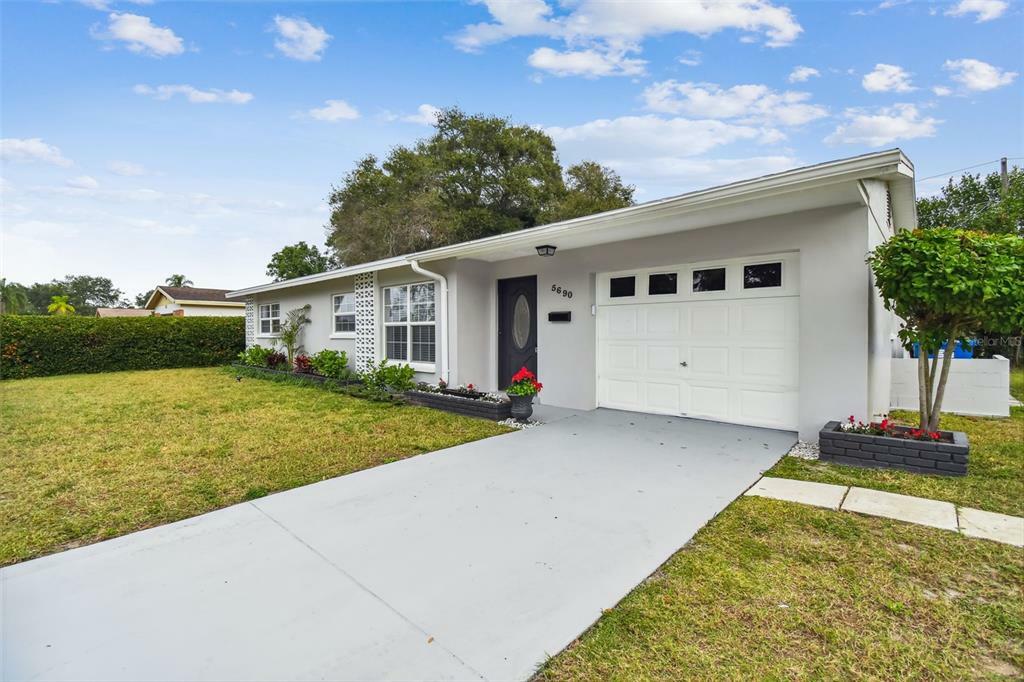 Property Photo:  5690 6th Street S  FL 33705 