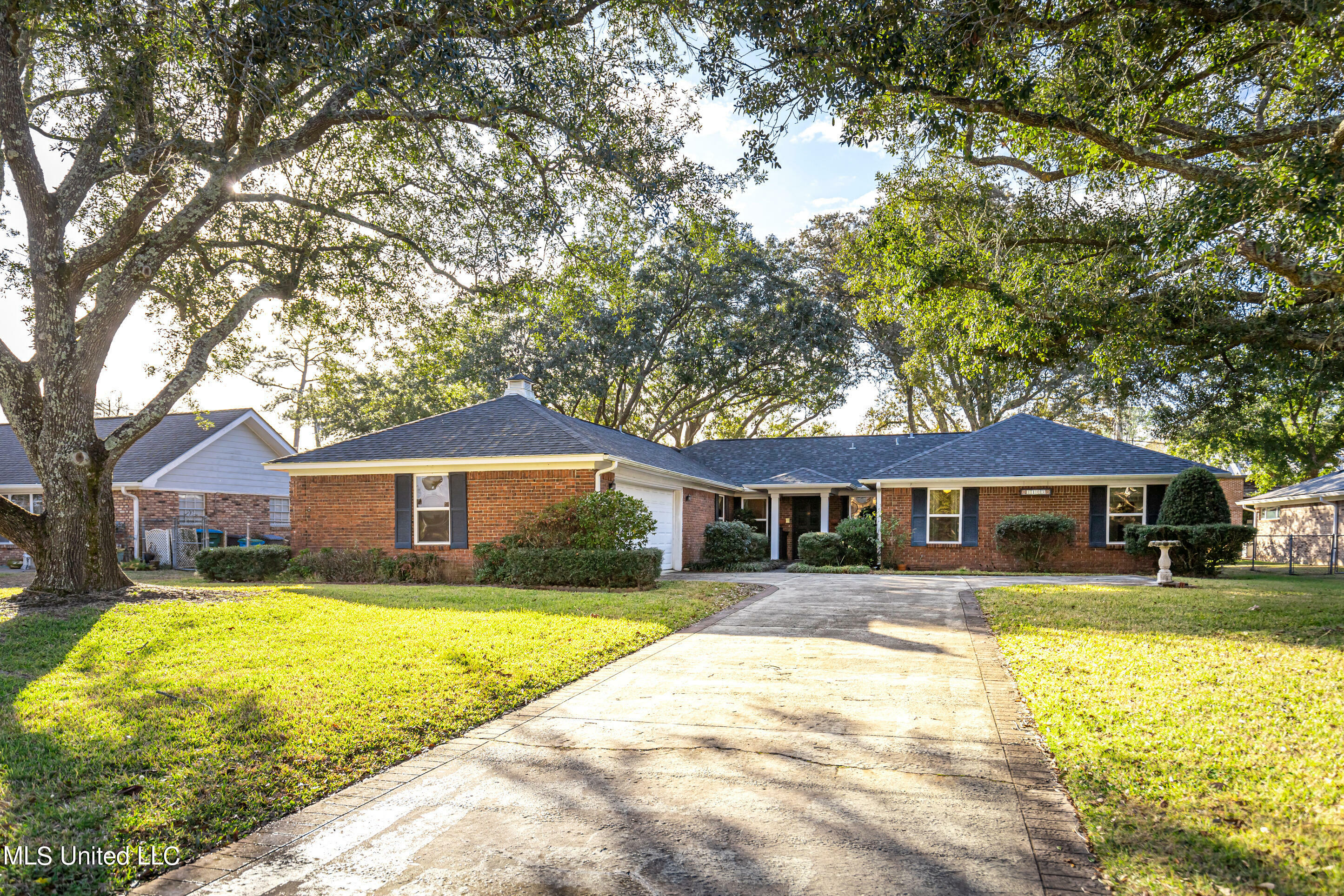 Property Photo:  1103 Bristol Boulevard  MS 39564 