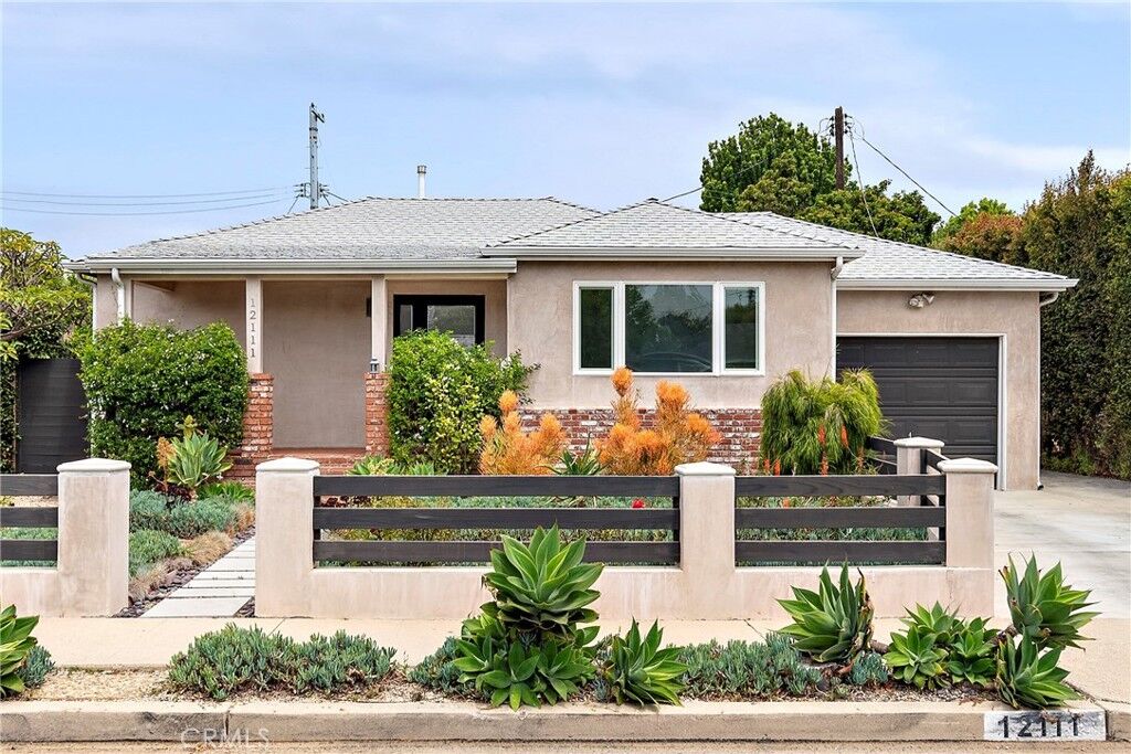 Property Photo:  12111 Sardis Avenue  CA 90064 