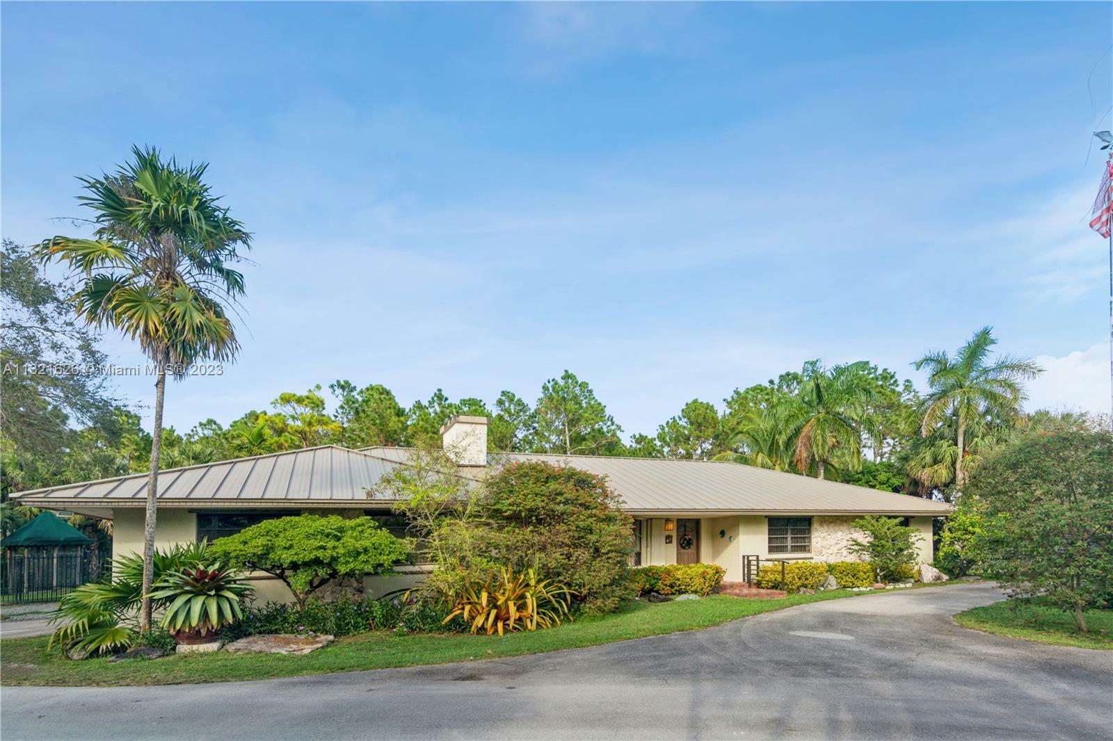 Property Photo: 16375 SW 256th St FL 33031