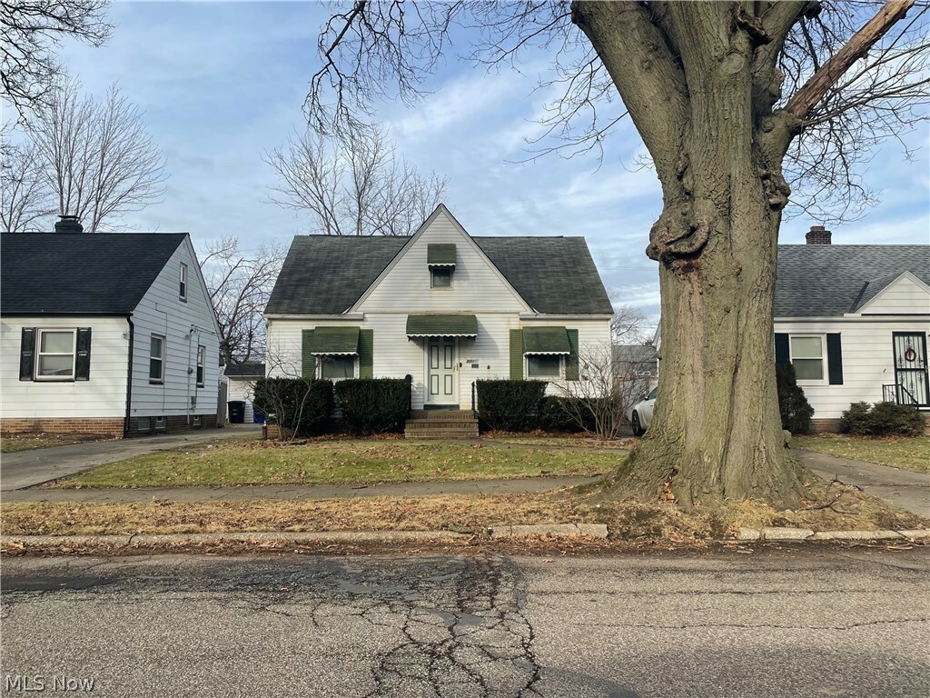 Property Photo: 12008 Kensington Avenue OH 44111