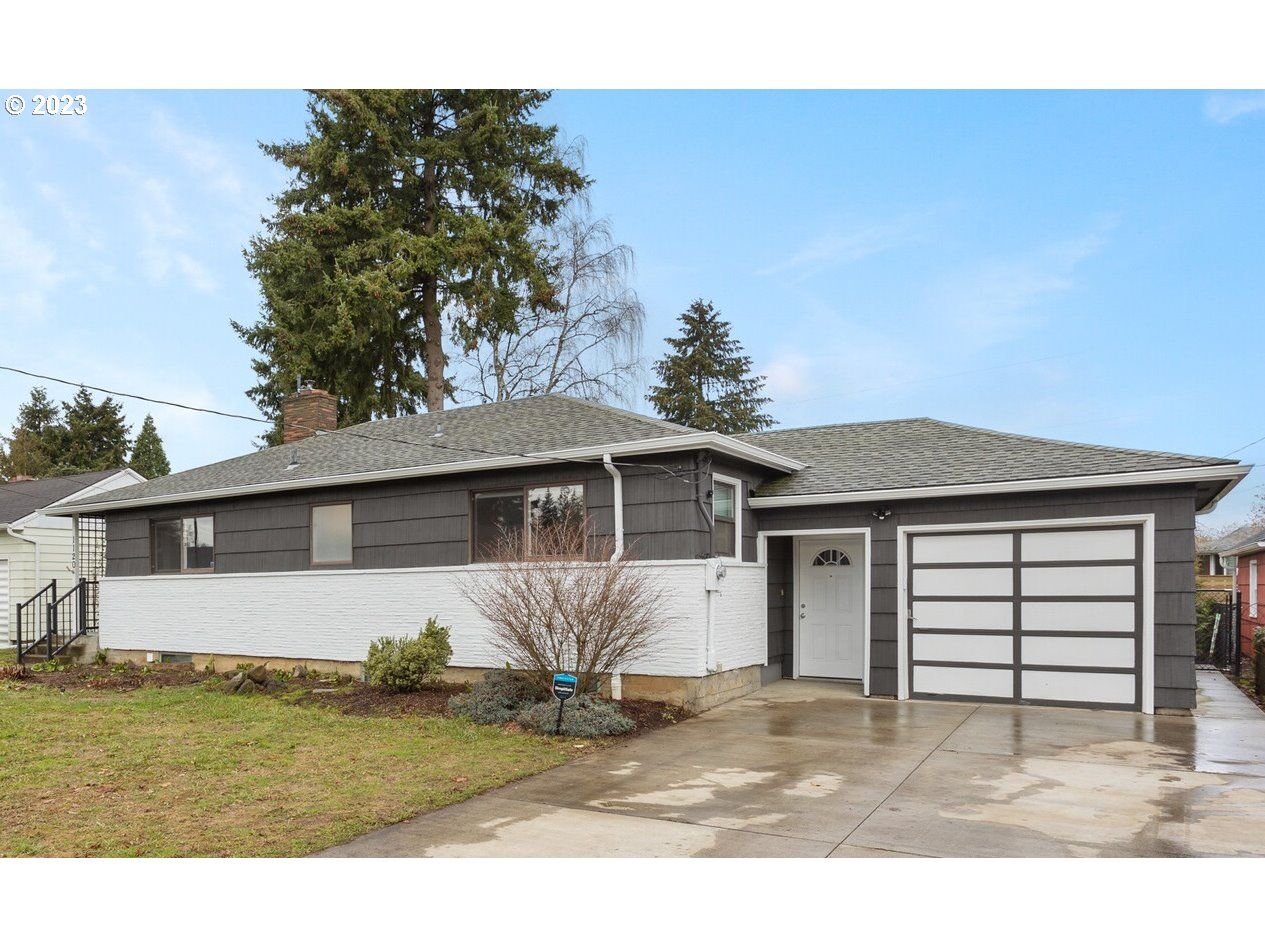 Property Photo:  1120 NW 50th St  WA 98663 