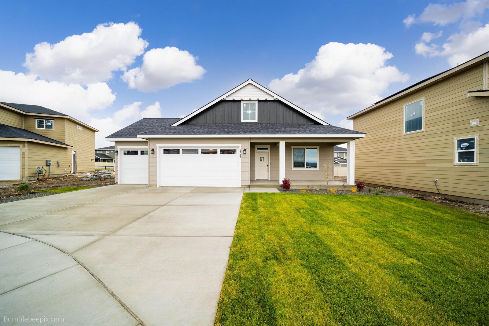 Property Photo:  1757 N Malad Ct  WA 99019 