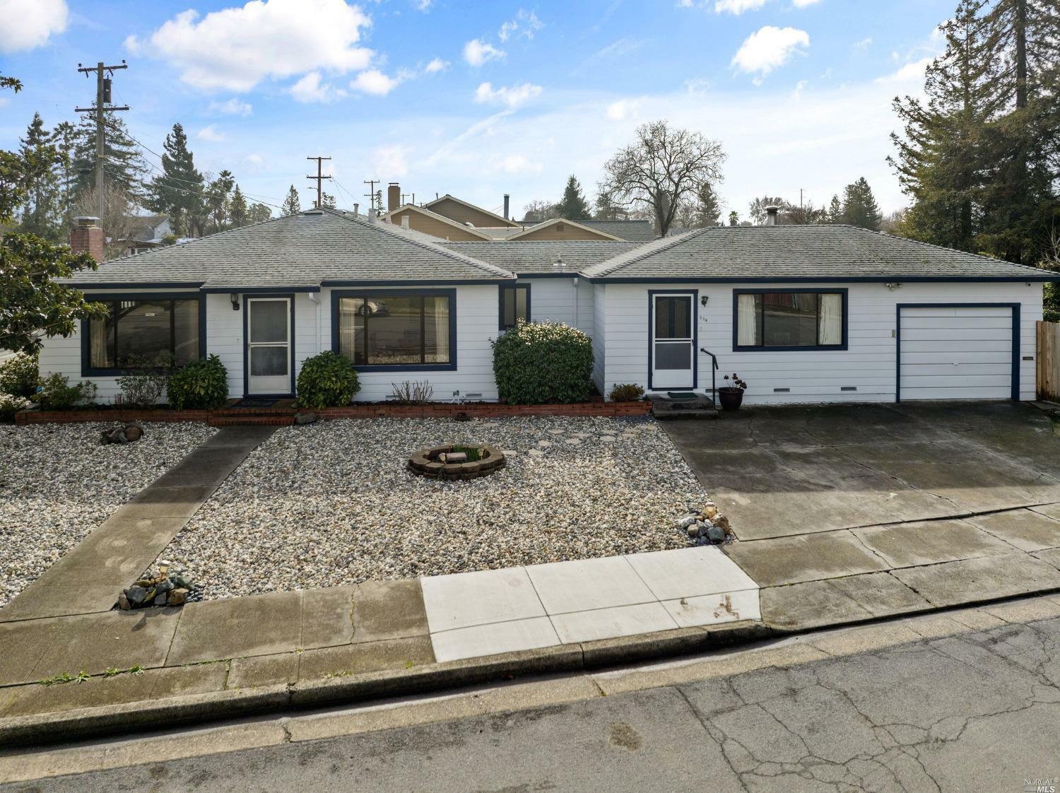 Property Photo: 804 Leo Drive CA 95407
