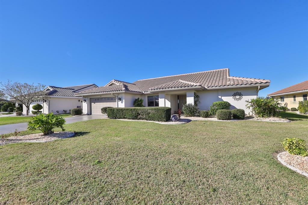 Property Photo: 1914 Wolf Laurel Drive FL 33573