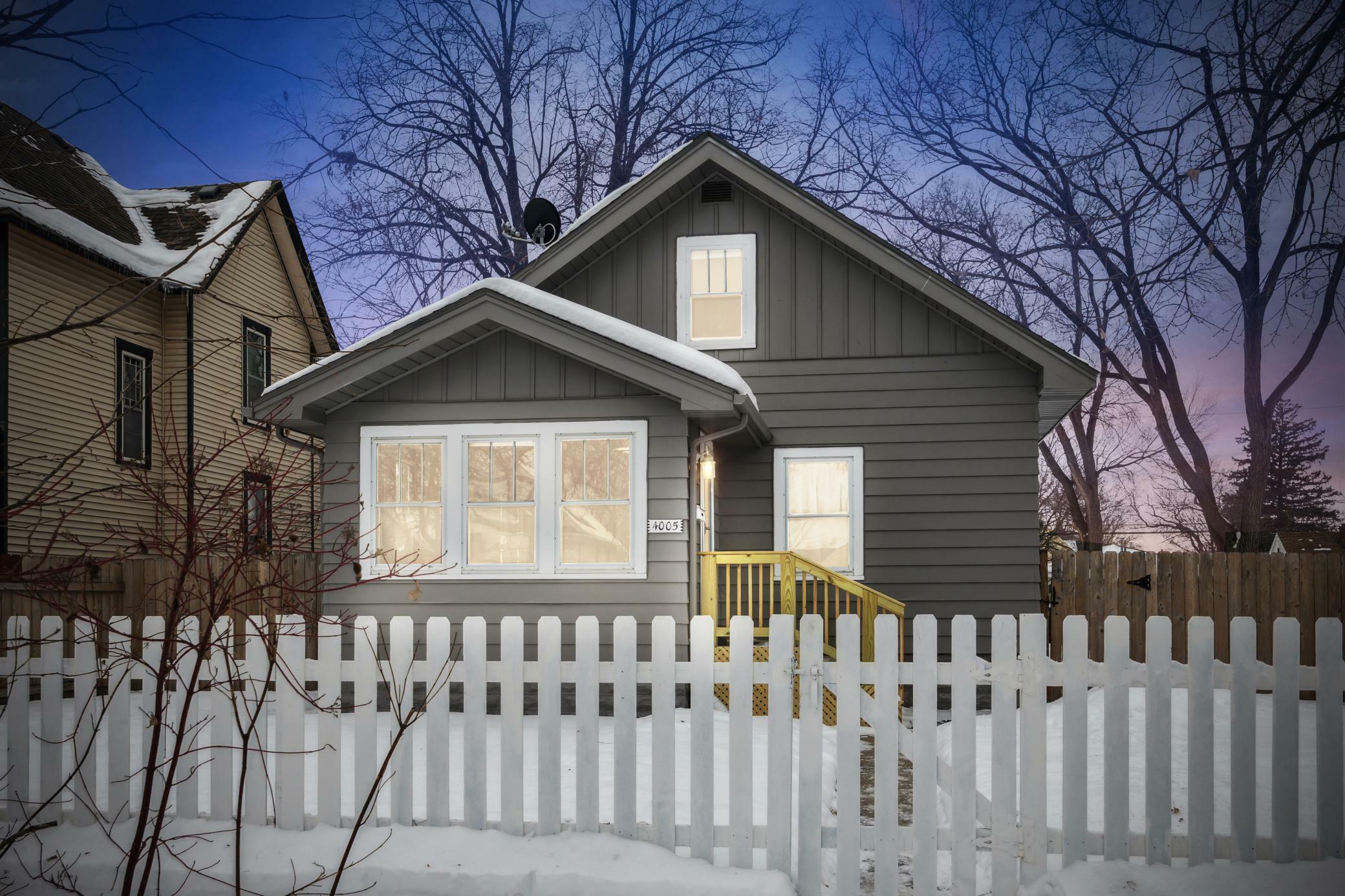 Property Photo:  4005 Perry Avenue N  MN 55422 