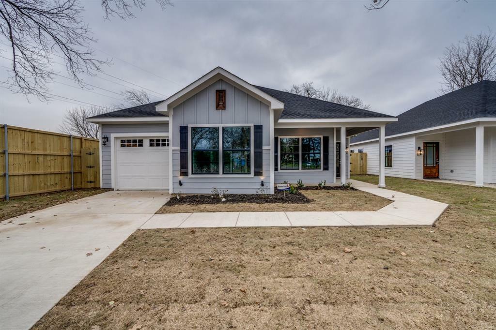 Property Photo: 1104 E Jefferson Street TX 75165