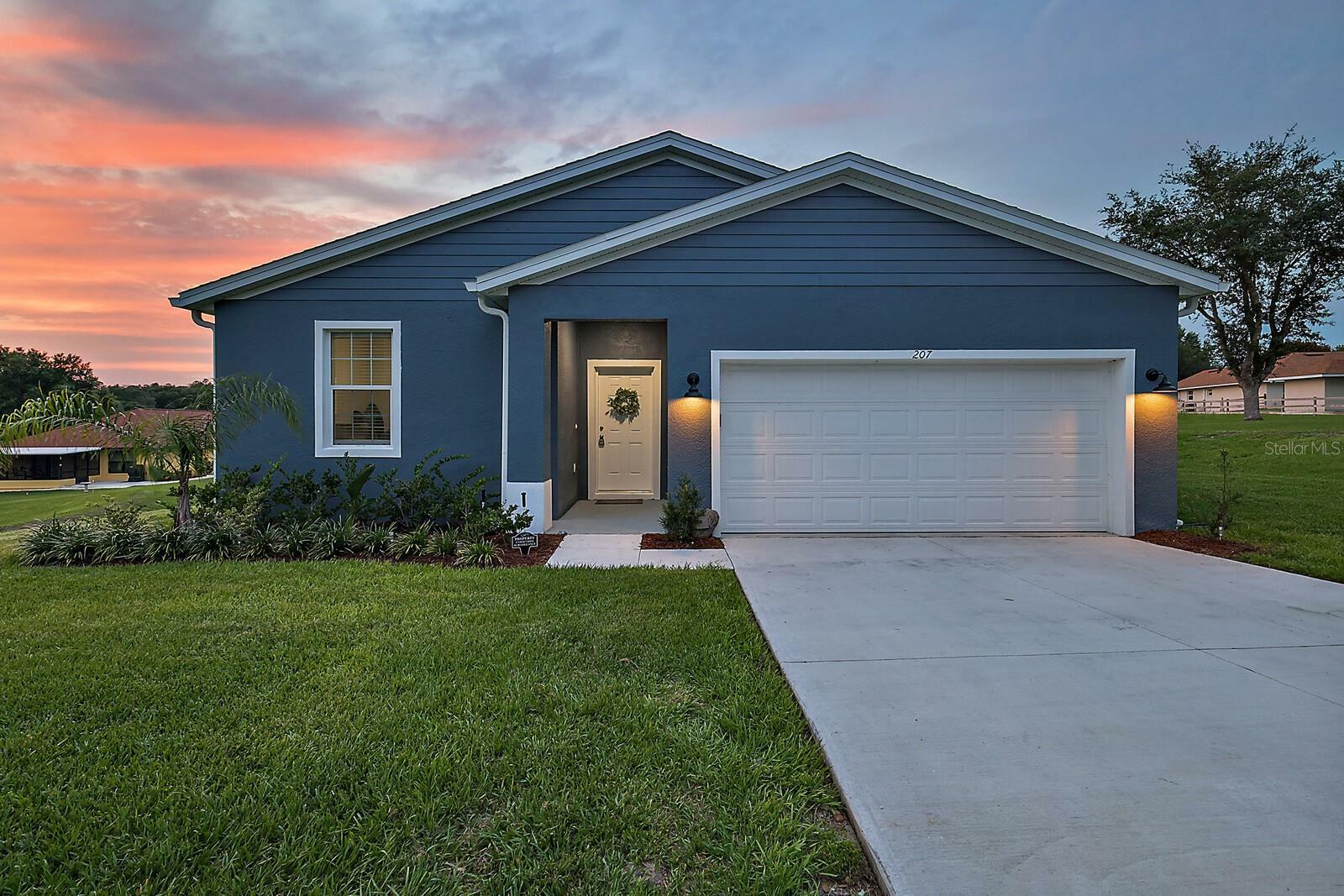 Property Photo:  207 Forest Park Lane  FL 32159 