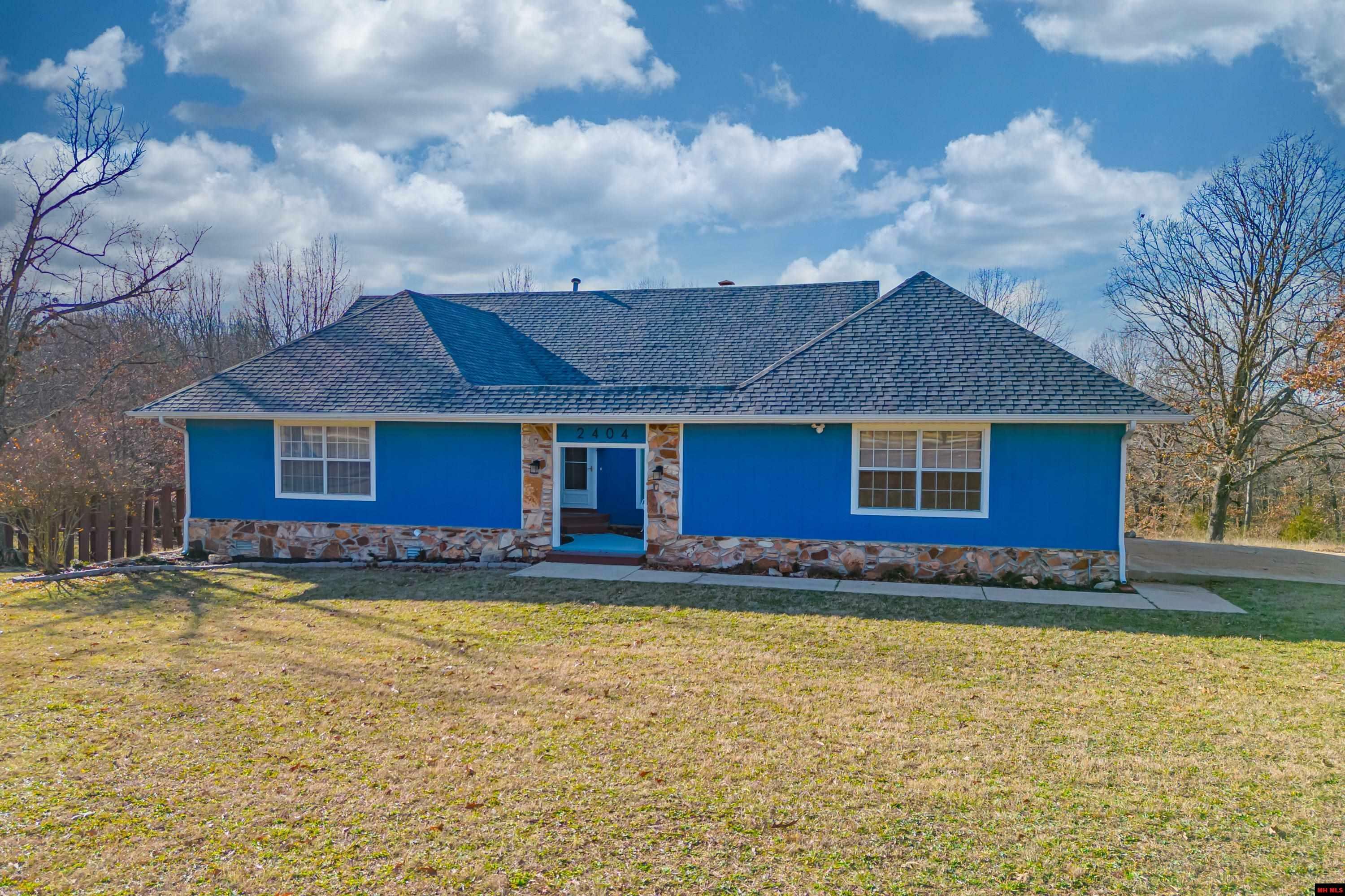 Property Photo: 2404 Russell Lane AR 72653