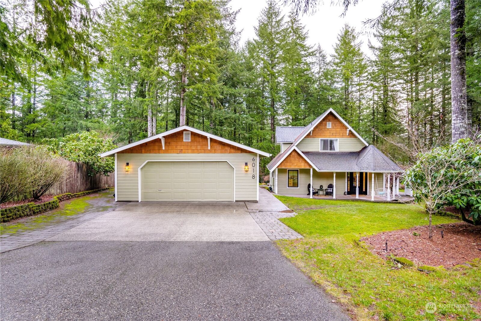 Property Photo: 6018 La Vista Court SW WA 98512