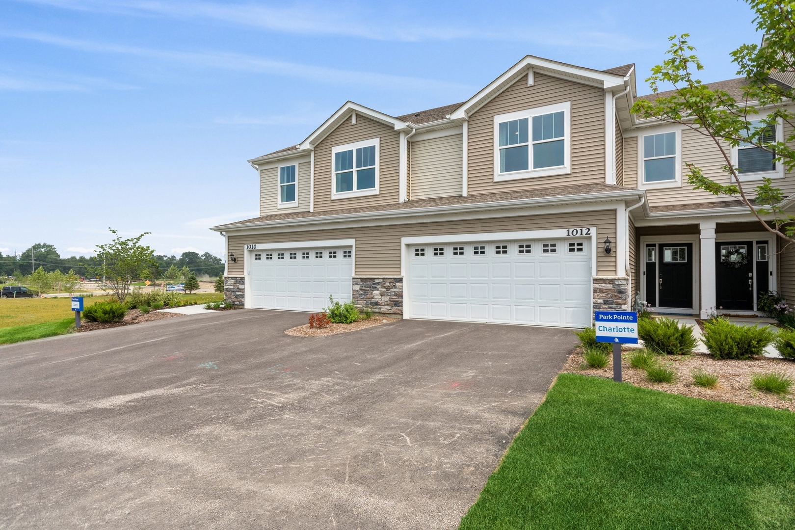 Property Photo: 16041 S Moss Court IL 60586