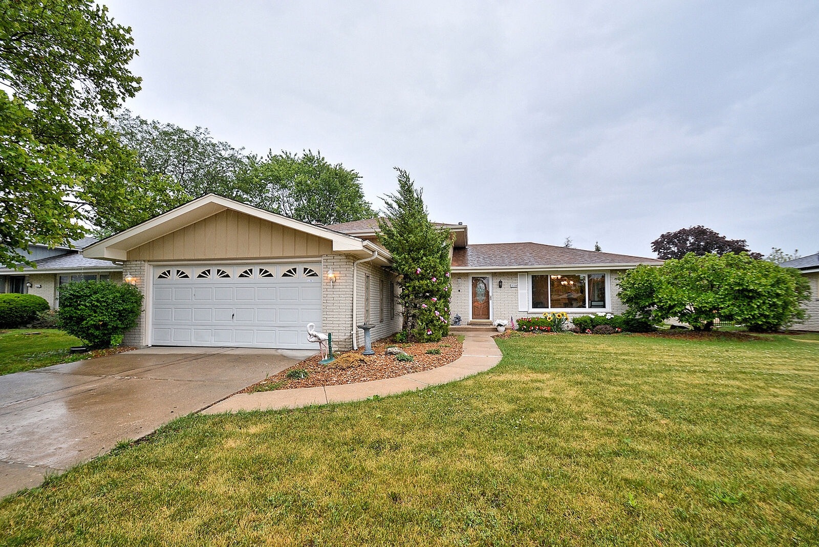 Property Photo: 15149 Hollyhock Court IL 60462