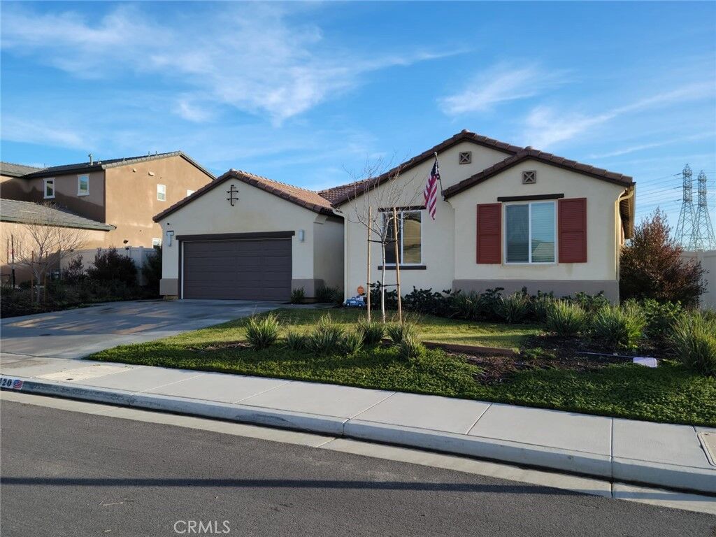 Property Photo:  1120 Poinsettia Circle  CA 92320 