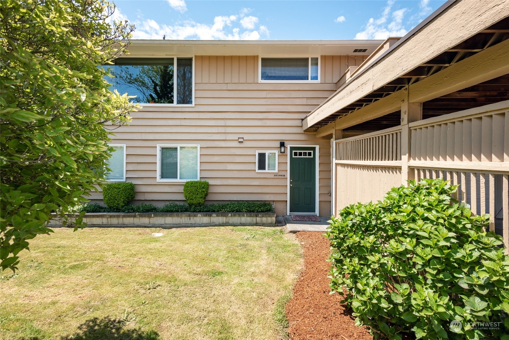 Property Photo:  10508 32nd Avenue SW A-B  WA 98146 