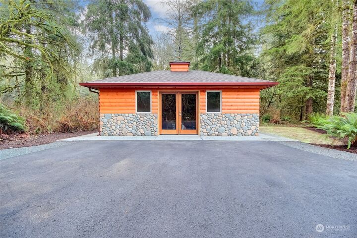 Property Photo: 18515 127th Avenue NE WA 98223