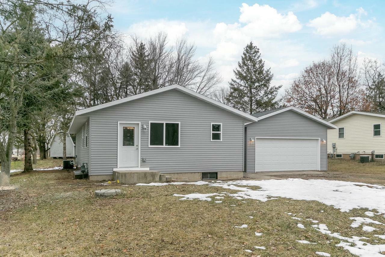 W7576 Dunning Dr  Pardeeville WI 53954 photo