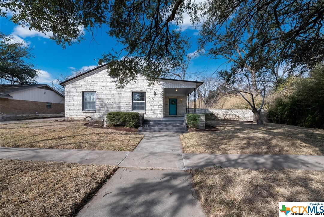 Property Photo: 918 N 9th Street TX 76501