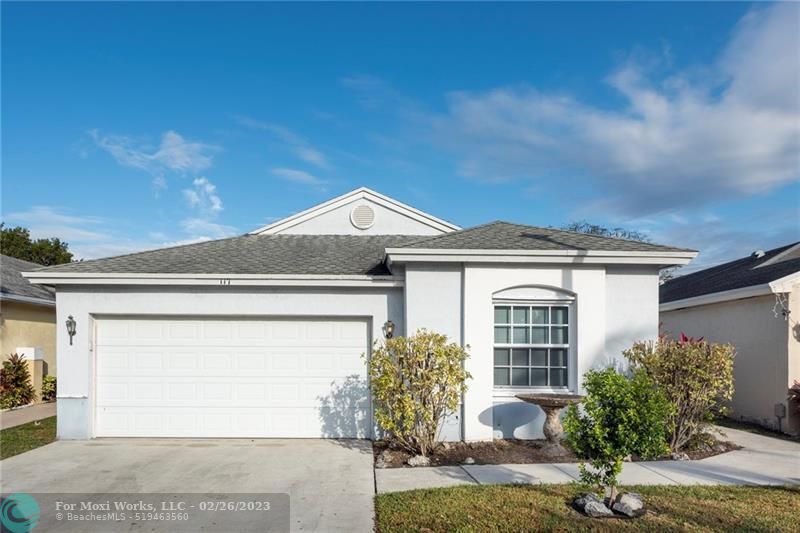 Property Photo: 117 W Riverbend Dr FL 33326
