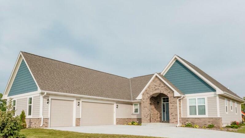 Property Photo: W132n6776 West View Cir WI 53051